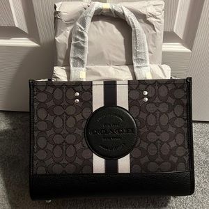 Dempsey Carryall in signature jacquard with stripe and Coach patch